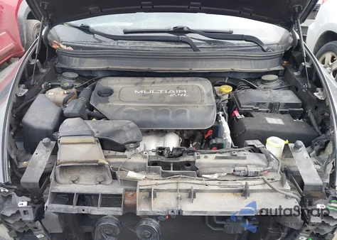 2016 Jeep Cherokee Latitude z USA, uszkodzony, nr VIN 1C4PJMCB4GW112582